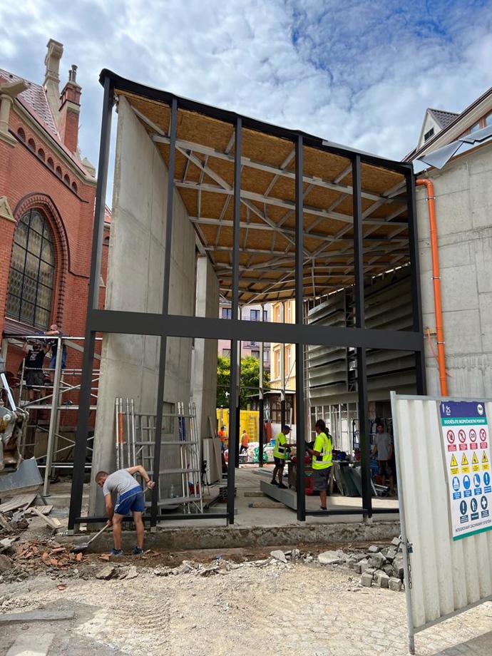 Galerie: Průběh přestavby Červeného kostela Galerie: Průběh přestavby Červeného kostela