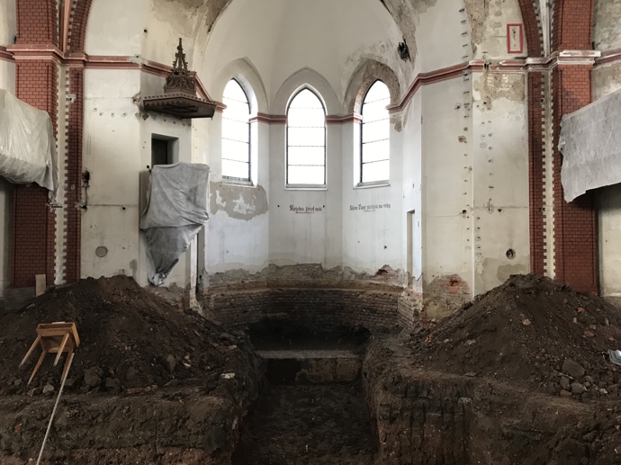 Galerie: Průběh přestavby Červeného kostela Galerie: Průběh přestavby Červeného kostela