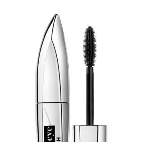 Řasenka s efektem umělých řas False Lash Bambi Eye (L’Oréal Paris) 

Velké očekávání, ale za mě průměrný výkon. Řasenka slibuje mega hustotu, délku a perfektní natočení, ale řekla bych, že má spíše hlavně prodlužující efekt. Se štětečkem se dobře pracuje, ale i když se snažíte, přesto jsou řasy trochu slepené. 

Doporučená cena: 279 Kč

 
