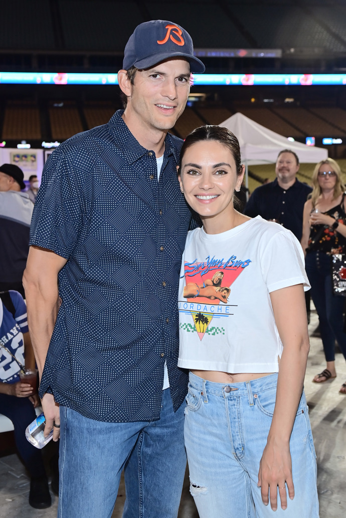 Mila Kunis & Ashton Kutcher
Mila Kunis & Ashton Kutcher