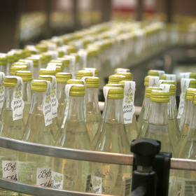 Léto si můžete zároveň hezky osladit s bezinkovou limonádou Belvoir (38 Kč/250 ml).
Léto si můžete zároveň hezky osladit s bezinkovou limonádou Belvoir (38 Kč/250 ml).