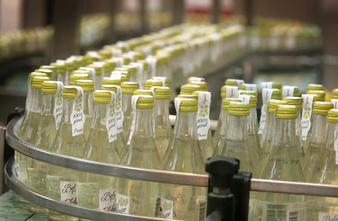 Léto si můžete zároveň hezky osladit s bezinkovou limonádou Belvoir (38 Kč/250 ml).
Léto si můžete zároveň hezky osladit s bezinkovou limonádou Belvoir (38 Kč/250 ml).