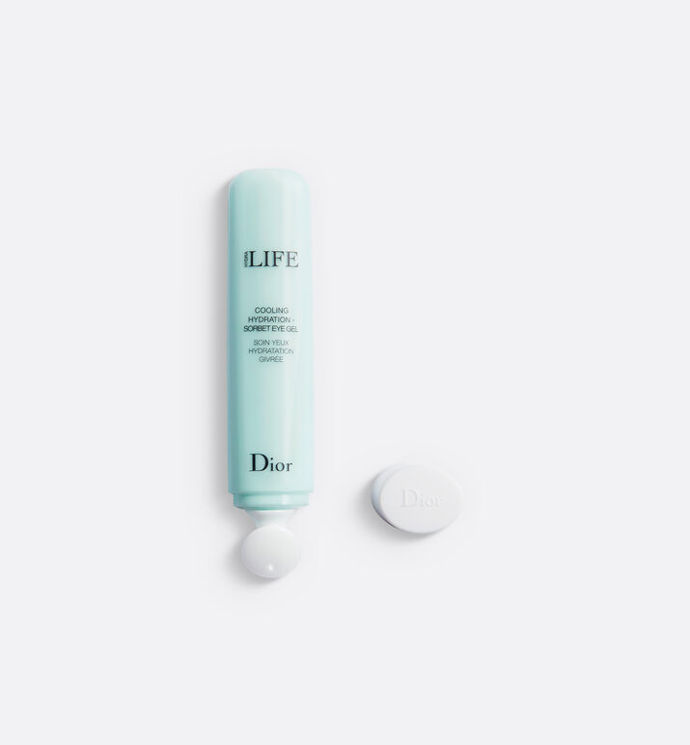 Oční gel Hydra Life Cooling Hydration Sorbet Eye Gel, Dior, 1470 Kč
Oční gel Hydra Life Cooling Hydration Sorbet Eye Gel, Dior, 1470 Kč