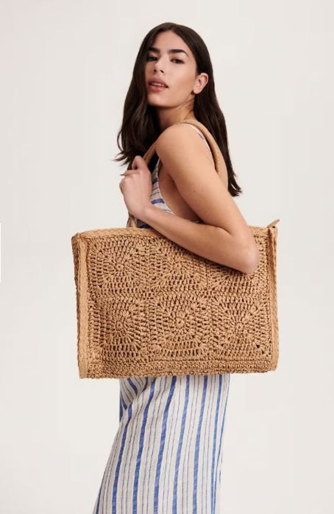 Pletený shopper, Reserved, 799 Kč
Pletený shopper, Reserved, 799 Kč