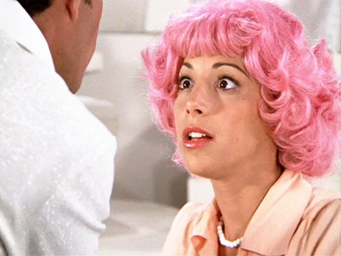 Didi Conn alias Frenchy byla další členkou party the Pink Ladies. A vzhledem k tomu, že neustále nosila růžovou, byla nejčestnější držitelkou jména party.
