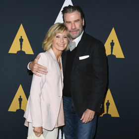 John Travolta a Olivia Newton John v roce 2018 při 40. výročí vydání Pomády
