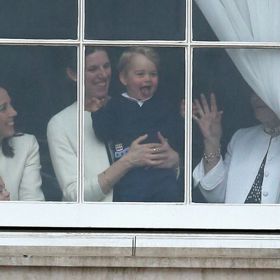 2015

I takto lze sledovat každoroční slavnost Trooping the Colour.
