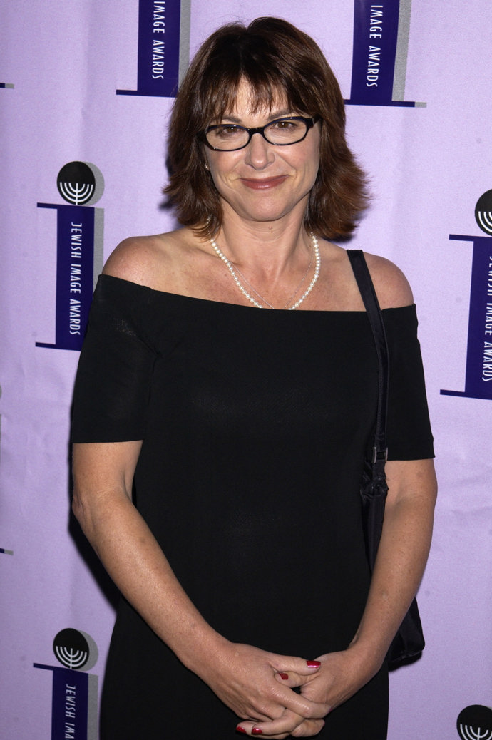 Dinah Manoff v roce 2002

Svou největší slávu si užívala chvíli po Pomádě, v 90. letech hrála v sitcomu Golden Girls. Dnes jí je 65 let. Se svým druhým manželem, Arthurem Mortellem, měla tři děti. Poté, co její nejstarší syn Dashiell tragicky zemřel při autonehodě v roce 2017, začala učit herectví v Purdy Corrections Center for Women v Gig Harbor ve státě Washington, aby se vyrovnala se svým smutkem. V roce 2021 vydala román The Real True Hollywood Story of Jackie Gold o tom, co se skrývá za slávou červeného koberce.
