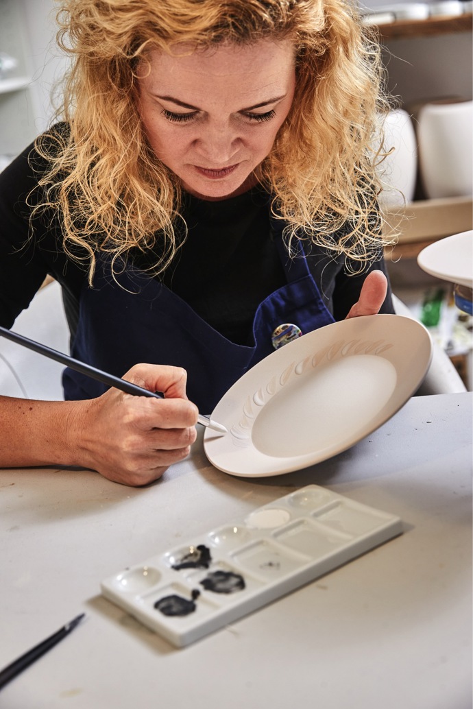 Galerie: Krása malovaná na porcelán