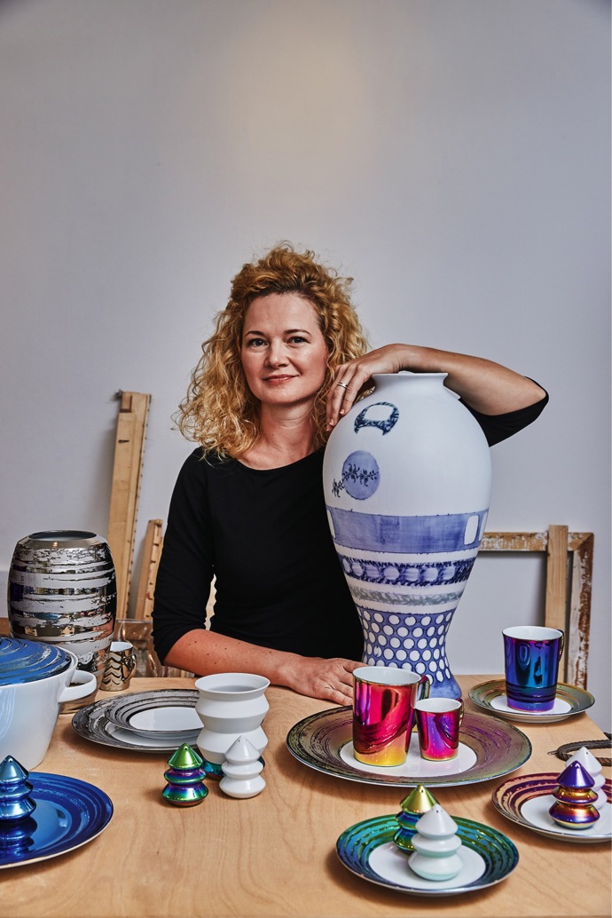 Galerie: Krása malovaná na porcelán