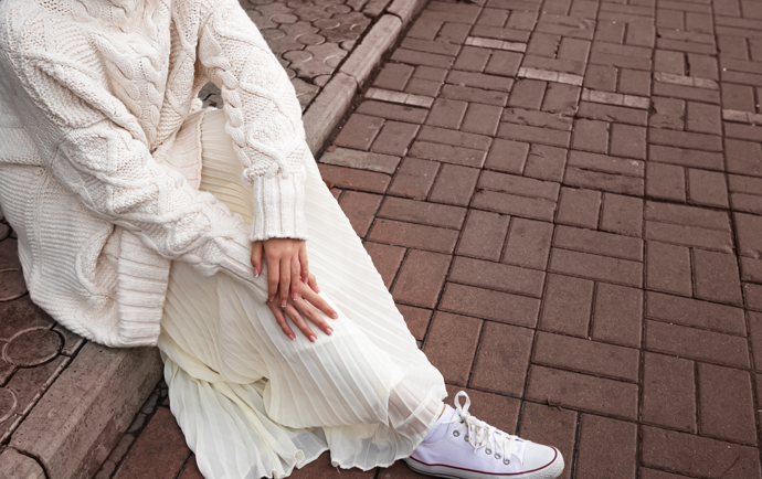 V oversize oblečení budete vypadat starší, ale také tyto beztvaré modely přidávají opticky i kila navíc.
V oversize oblečení budete vypadat starší, ale také tyto beztvaré modely přidávají opticky i kila navíc.
