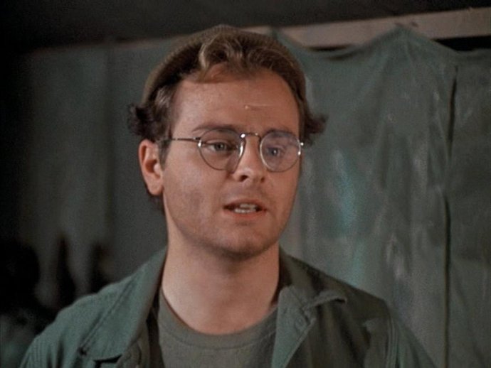 Gary Burghoff jako Radar.
Gary Burghoff jako Radar.