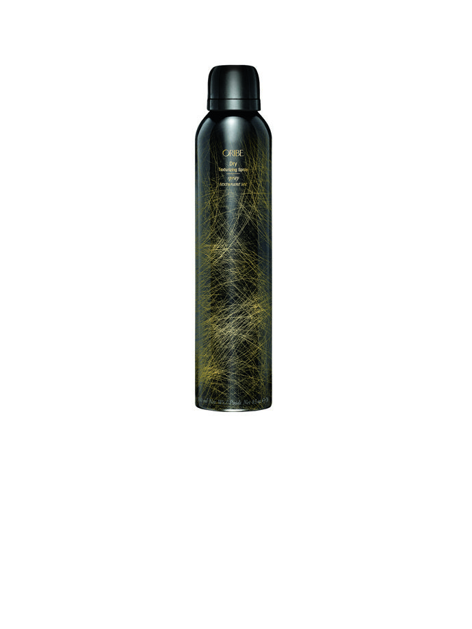 Suchý texturizační sprej Dry Texturizing Spray, Oribe, 300 ml, 1365 Kč
Suchý texturizační sprej Dry Texturizing Spray, Oribe, 300 ml, 1365 Kč