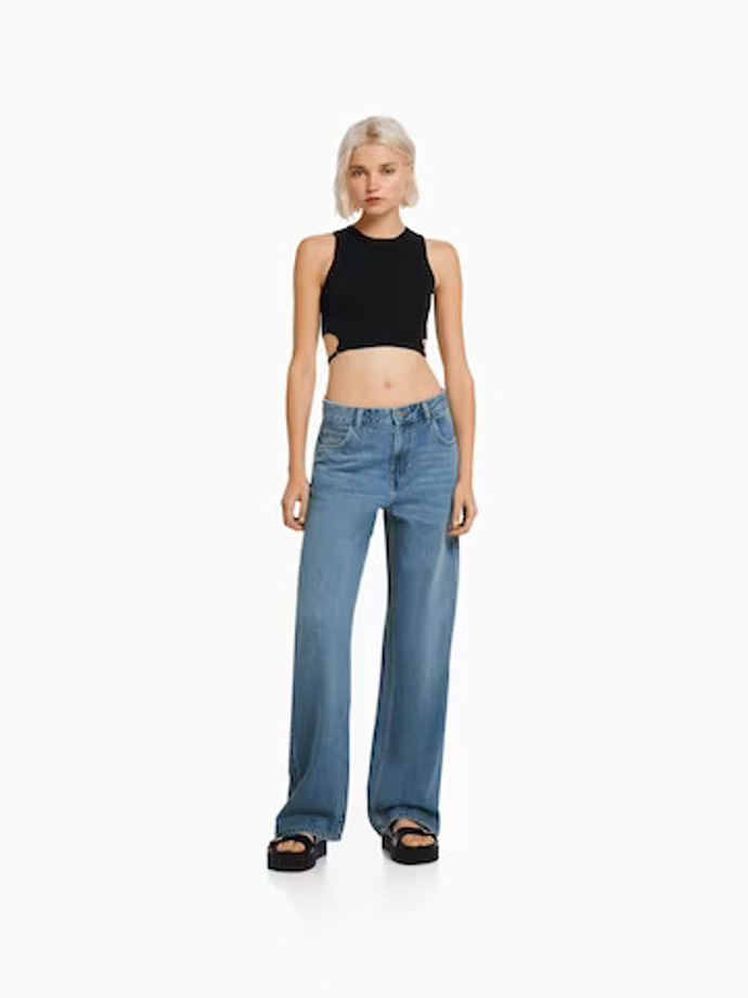bokové „comfy“ kalhoty, Bershka, 699 Kč
