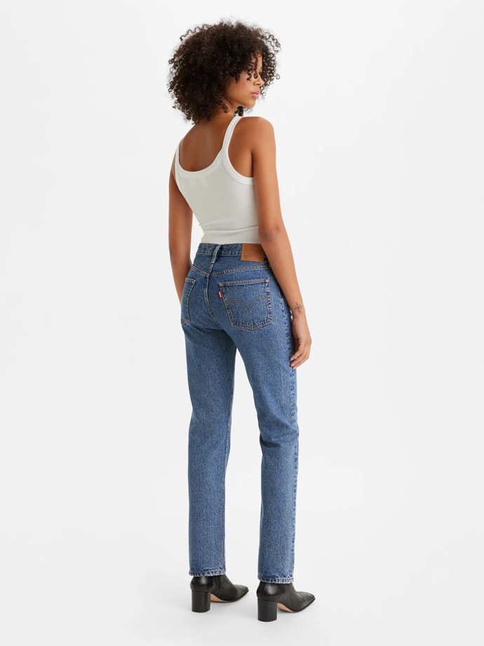 Džíny: Levi's
