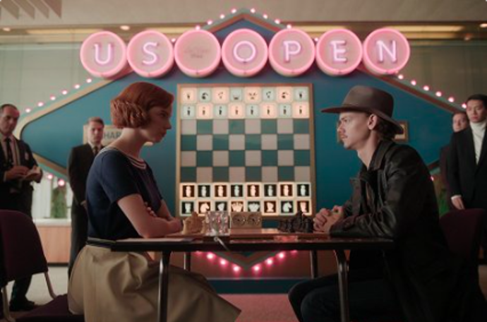Jako úhlavní rival hlavní hrdinky Beth v seriálu Dámský gambit, 2020
Jako úhlavní rival hlavní hrdinky Beth v seriálu Dámský gambit, 2020