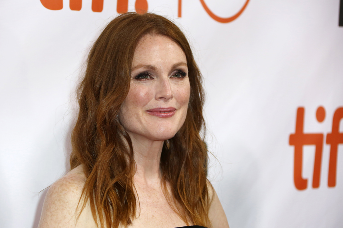 Liv nebyla jejím prvním potomkem se svým manželem Bertem Freundlichem. Julianne Moore již dříve porodila syna jménem Caleb, když jí bylo něco přes třicet let.
