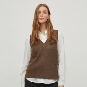 Vkusná hnědá oversized vesta ve stylu Chandlera Binga, Vila, 749 Kč, About You
