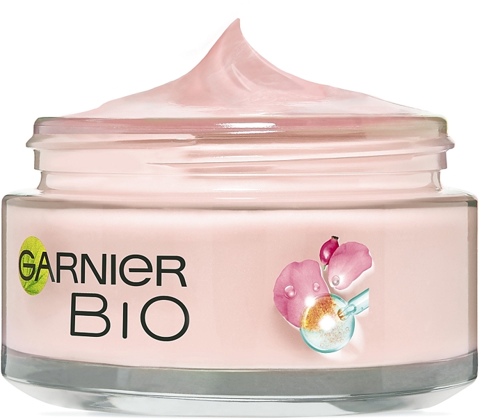 Denní krém 3v1 Bio Rose Glow, Garnier, 239 Kč
Denní krém 3v1 Bio Rose Glow, Garnier, 239 Kč
