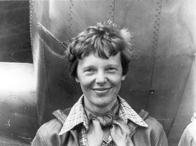 Amelia Earhartová, první žena, která přeletěla Atlantický oceán.
Amelia Earhartová, první žena, která přeletěla Atlantický oceán.