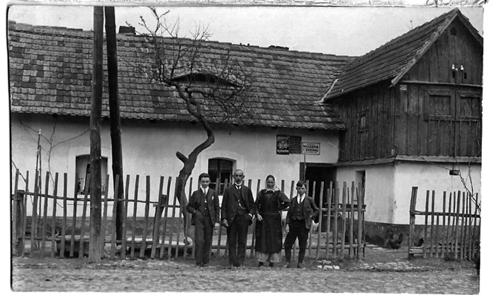 Galerie: Jak se proměnilo v čase městečko Koštice? 