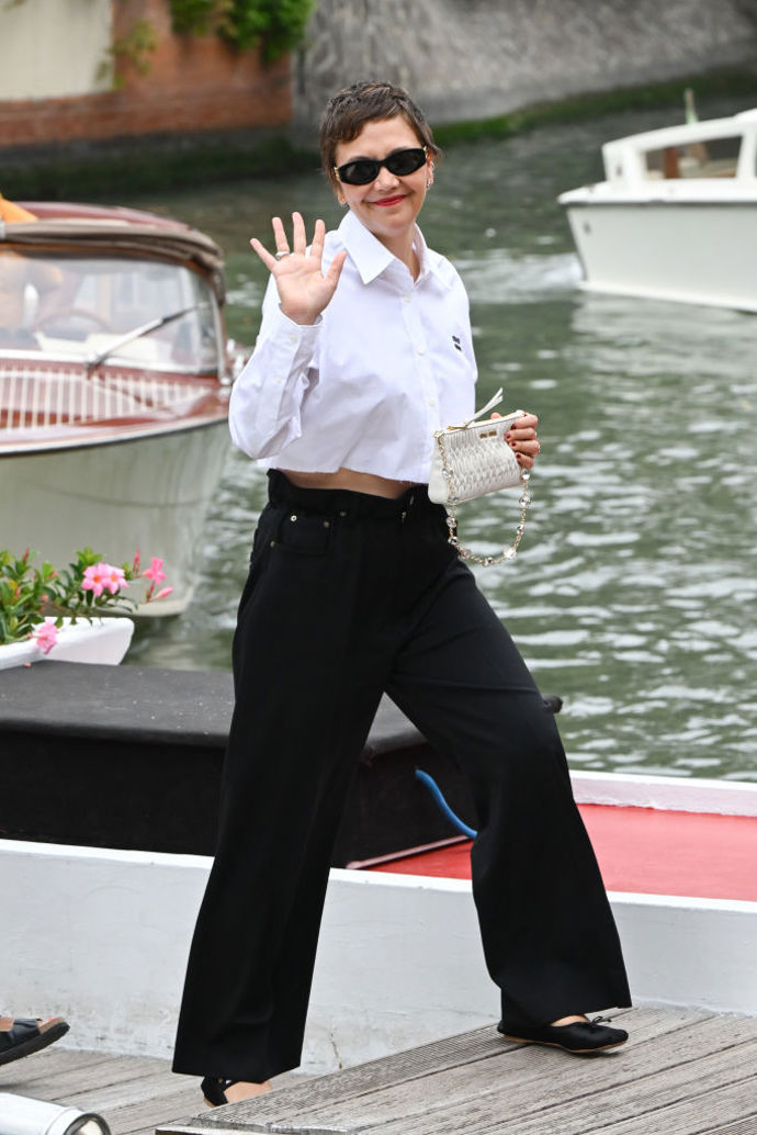 Maggie Gyllenhaal v outfitu Miu Miu
Maggie Gyllenhaal v outfitu Miu Miu