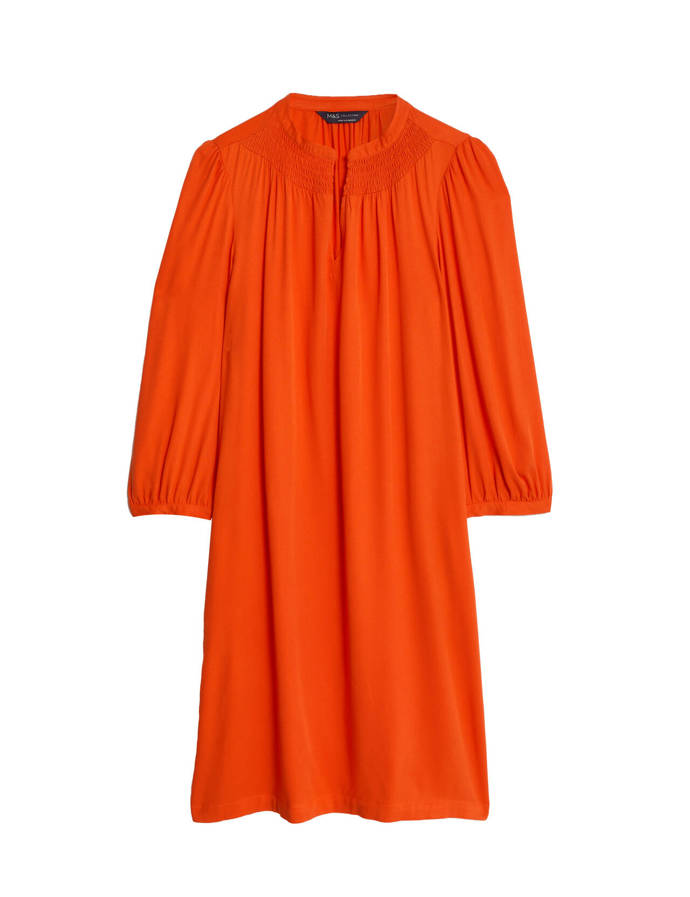 Splývavé šaty, Marks & Spencer, 999 Kč

Během Dnů Marianne platí na produkty značky Marks & Spencer sleva 20 %.
