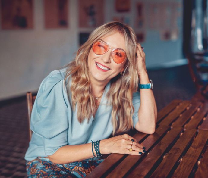 Kateřina Žbirková (56) je v jednom kole. Připravuje do tisku knihu Katherine: Můj život s Mekym, a jak říká, do konce roku se nezastaví. Jaký byl život se slavným hudebníkem? Co jim pomáhalo přežít krize
a jak se Katka cítí dnes, dva roky po smrti manžela?
Kateřina Žbirková (56) je v jednom kole. Připravuje do tisku knihu Katherine: Můj život s Mekym, a jak říká, do konce roku se nezastaví. Jaký byl život se slavným hudebníkem? Co jim pomáhalo přežít krize
a jak se Katka cítí dnes, dva roky po smrti manžela?