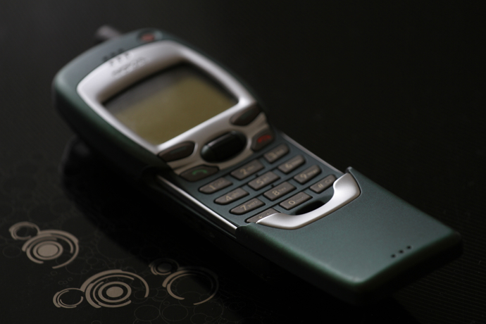 Nokia 7110 byla jedním z nejpopulárnějších modelů mobilních telefonů v roce 2000. 
