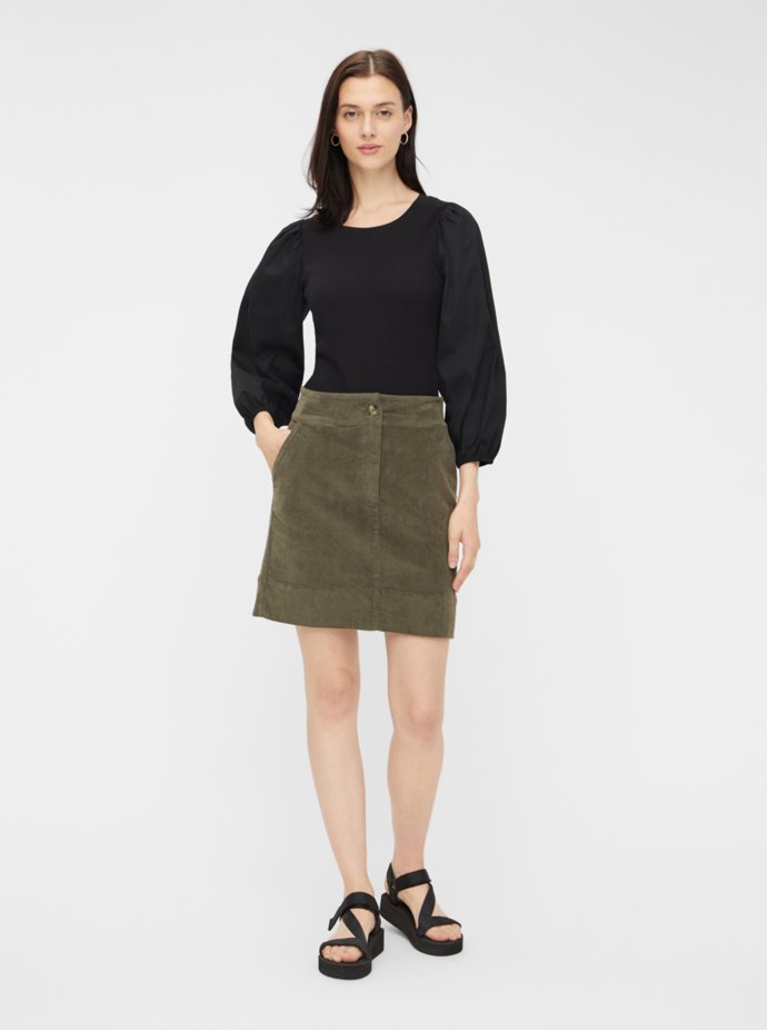 Khaki manšestrová sukně, Pieces, 1 059 Kč, Zoot
