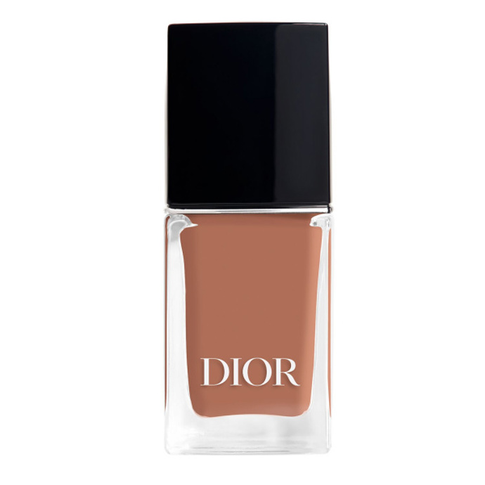 Lak na nehty – odstín Dune, Dior, 790 Kč
Lak na nehty – odstín Dune, Dior, 790 Kč