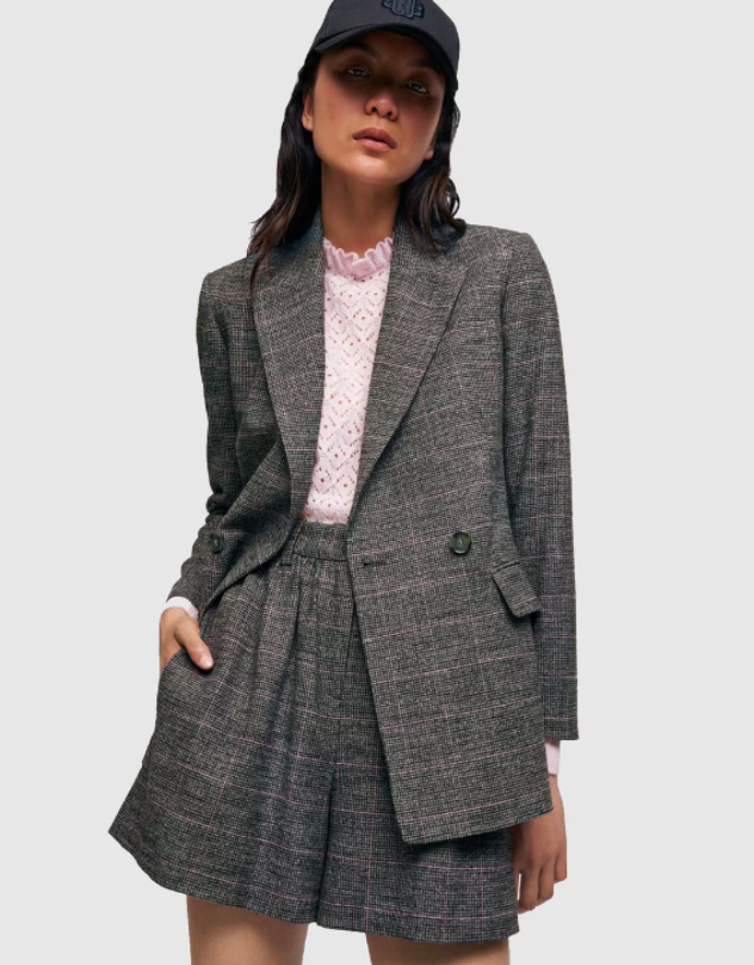 Sako Vincio Blazer, prodává Maje, zhruba za 18000 Kč
Sako Vincio Blazer, prodává Maje, zhruba za 18000 Kč