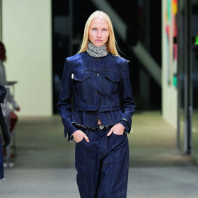 All denim outfity zařadila do své kolekce i značka AZ Factory.
