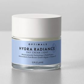 Denní krém Optimals Hydra Radiance (Oriflame) 

Tenhle krém mi vyhovoval, protože mám ráda lehké gelové textury. Přitom pleť krásně hydratuje a efekt vydrží po celý den. Pleť je vláčná, prozářená a vůbec se neleskla, protože produkt má i matující efekt. Navíc obsahuje vitamin C, který je známý svou schopností chránit pokožku před stresujícími vlivy prostředí, jako je znečištění.

Cena mimo akci: 360 Kč (50 ml)
