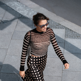 Stylové svetry z kvalitních materiálů pořídíte také v online secondhandu Remixshop.
