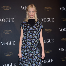 Hanne Gaby Odiele se narodila s vnitřními varlaty a bez dělohy. Po genetické stránce sice její tělo připomínalo muže, avšak některé jeho znaky odpovídaly ženskému pohlaví. 
