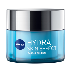 Osvěžující denní hydratační gel Hydra Skin Effect (Nivea)

Tento krém patří mezi moje stálice, používám ho hlavně v létě, kdy je pleť přeci jen od sluníčka dost vysušená. Ihned pokožku hydratuje a efekt vydrží celý den. Oceňuji lehkou gelovou texturu, která se lehce vstřebává do pleti a nezanechává na ní mastný film. 

Cena: 360 Kč (50 ml)

 

 

 
