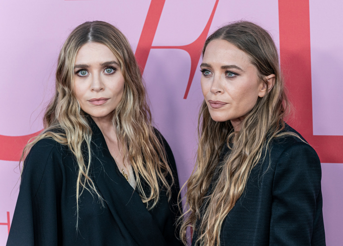 Srdcový tvar obličeje mají také herečky a módní návrhářky Mary-Kate a Ashley Olsen.
