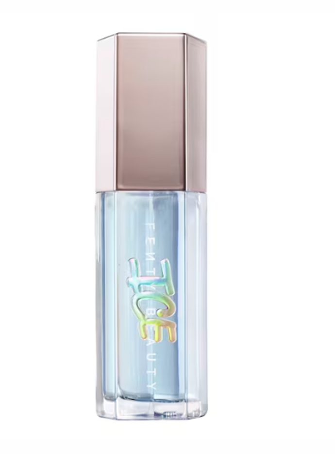 Z lesků na rty zabodoval produkt Beauty Gloss Bomb Ice Cooling Lip Luminizer od Fenty Beauty, který pořídíte za 590 Kč.
Z lesků na rty zabodoval produkt Beauty Gloss Bomb Ice Cooling Lip Luminizer od Fenty Beauty, který pořídíte za 590 Kč.