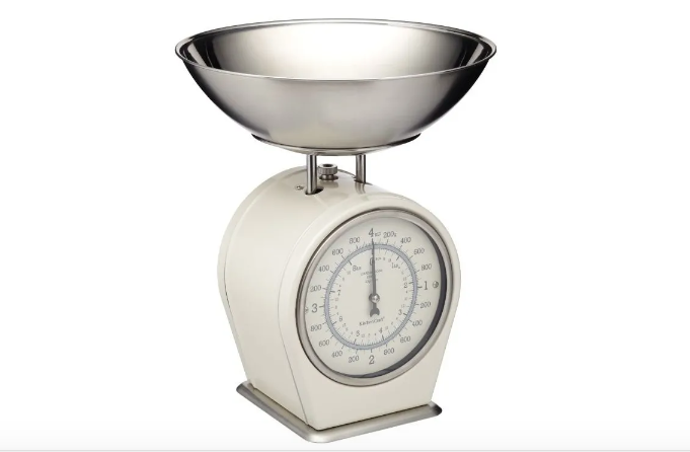 Vážit můžete na levnějších mechanických nebo na precizních digitálních. Vždy se ujistěte, že mají dostatečnou nosnost.
Kitchen Craft Living Nostalgia, nosnost 4 kg, 1 390 Kč, bonami.cz
Vážit můžete na levnějších mechanických nebo na precizních digitálních. Vždy se ujistěte, že mají dostatečnou nosnost.
Kitchen Craft Living Nostalgia, nosnost 4 kg, 1 390 Kč, bonami.cz