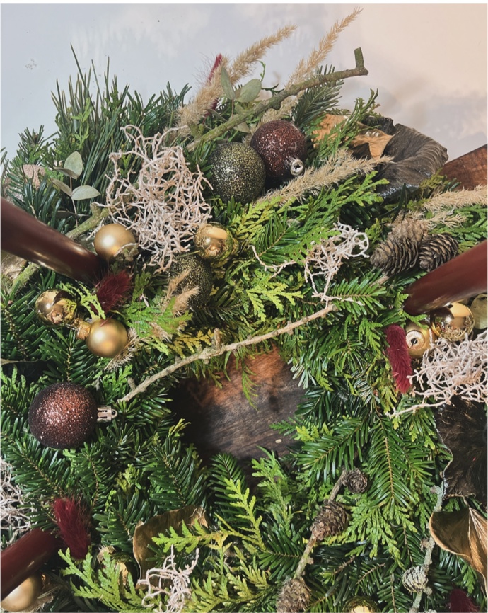 Snadný návod na adventní věnec.
Snadný návod na adventní věnec.
