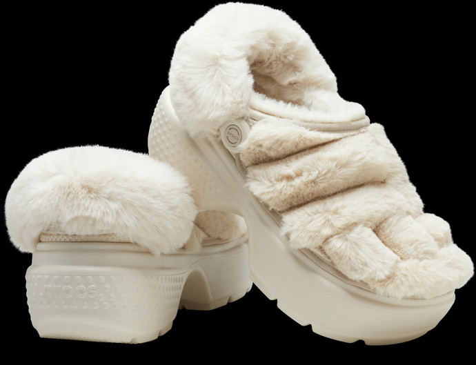 Boty Stomp Lined Quilted Clog s prošívaným kožíškem a platformou vás zahřejí na každém kroku a přinesou vám nezaměnitelný komfort – jak uvnitř, tak navenek. 2579 Kč
