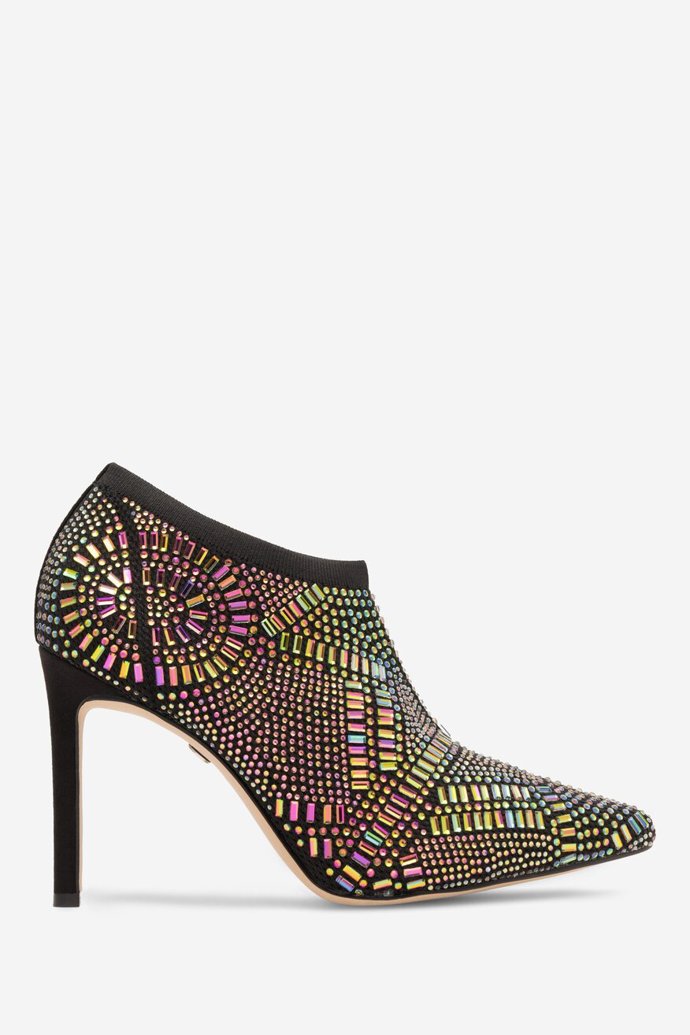 Kotníková obuv Nine West zdobená barevnými kamínky, 1699 Kč.
