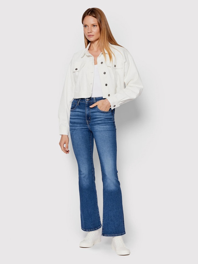 Džíny: Levi's
