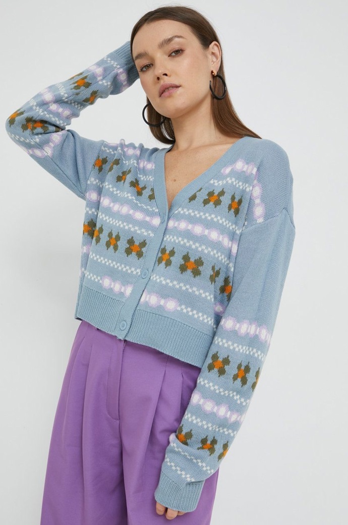 Svetr: Noisy May; 319,-
