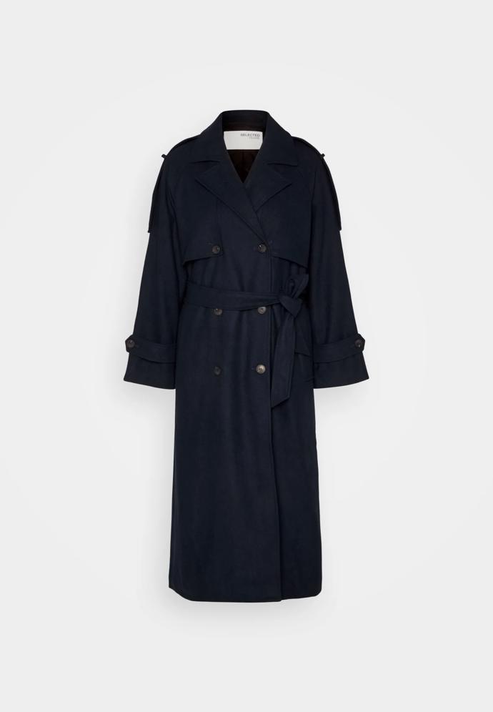 Selected Femme, 6000 Kč, Zalando
Selected Femme, 6000 Kč, Zalando
