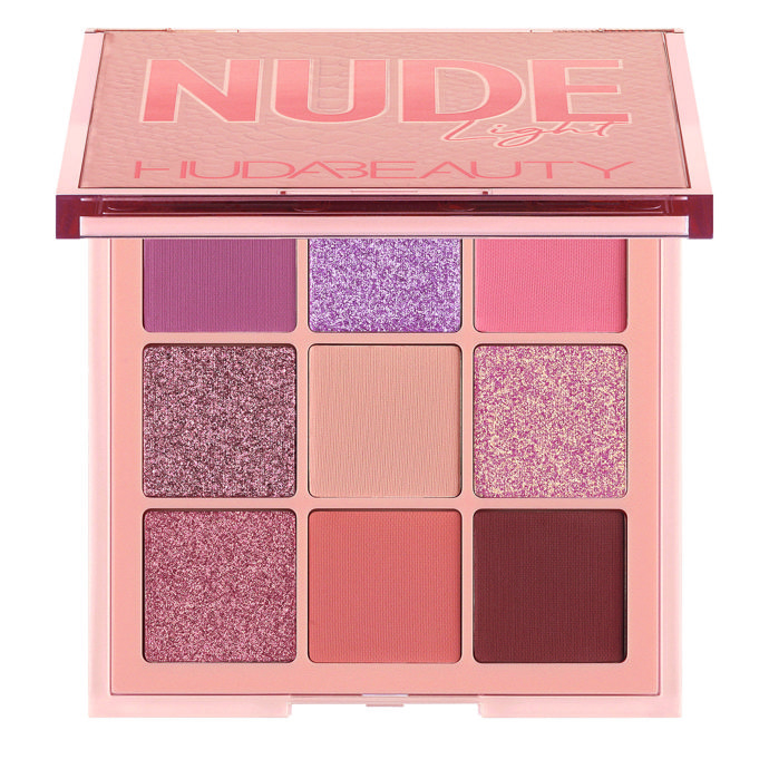 Paletka očních stínů Nude Obsessions, Huda Beauty, 9,9 g, 840 Kč
Paletka očních stínů Nude Obsessions, Huda Beauty, 9,9 g, 840 Kč