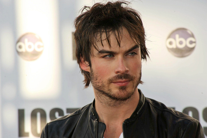 Ian Somerhalder měří 1,77 m a ve svých 44 letech vypadá báječně.
Ian Somerhalder měří 1,77 m a ve svých 44 letech vypadá báječně.