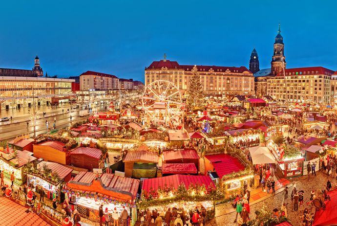 Drážďany

Adventní trhy v německých Drážďanech v Sasku patří k těm nejlepším v celé Evropě. Užijete si zde rušnou předvánoční atmosféru provoněnou typickou vůní svařáku a grilovaných klobás, nakoupíte  vánoční dárky a výlet můžete spojit s poznáním památek ve městě.

Největší a nejslavnější vánoční trh v Drážďanech je Striezelmarkt a najdete ho na hlavním drážďanském náměstí Altmarkt nedaleko od nádraží. Kromě desítek stánků s lákavými pochutinami, rukodělnými výrobky a dárky se můžete těšit na každodenní bohaté doprovodné programy.

Trhy se zde konanjí v termínu od  29.11. do 24.12. 2023.

 
