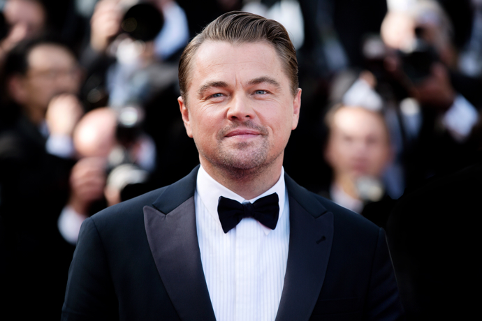 Leonardo DiCaprio měří 1,83 m a získal řadu ocenění, včetně Oscara za nejlepšího herce.
Leonardo DiCaprio měří 1,83 m a získal řadu ocenění, včetně Oscara za nejlepšího herce.